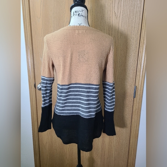 Maurices preppy colorblock striped neutral criss cross neckline top - Picture 2 of 2